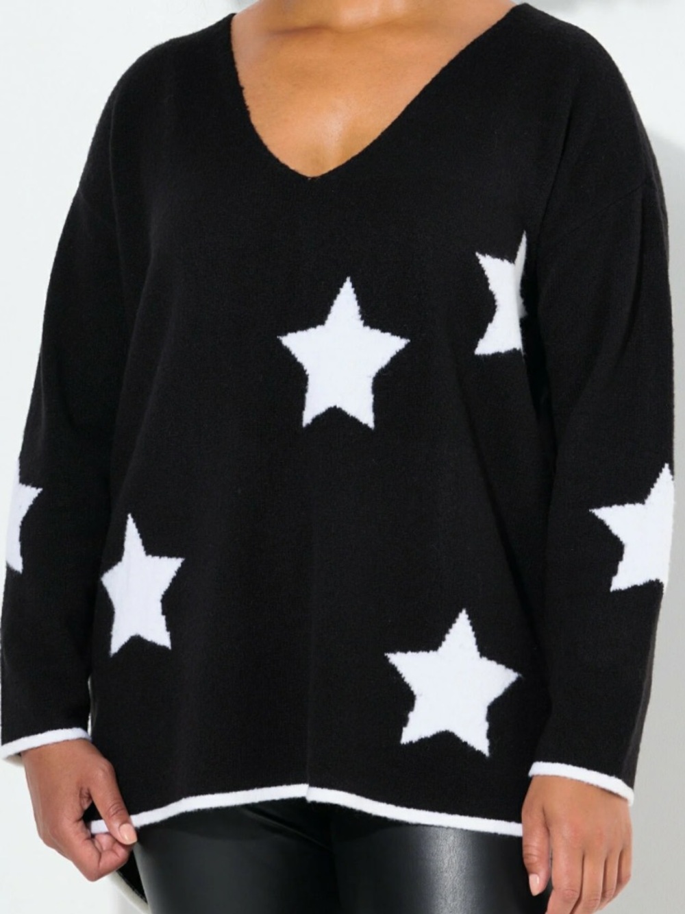 Aeda Black V-Neck Sweater with White Stars